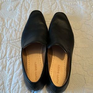 Seldom worn Poppy Barley size 8.5 black leather flats